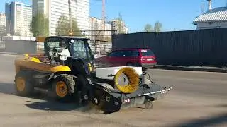 Demonstration of the capabilities of the JCB compact telescopic loader