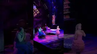 “Popular” by the amazing Sarah O’Conner “Wicked Musical” 🩷💚 #wicked #wickedthemusical #popular