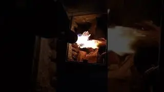 Как растопить печку без бумаги?