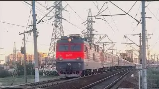 Электровоз ЭП1 218 с пассажирским поездом Новороссийск Приобье и приветливой бригадой