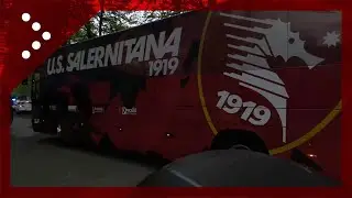 Napoli, il pullman della Salernitana lascia lo stadio 