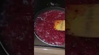 Как приготовить насыщенный красный  борщ?