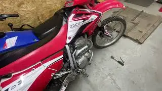 Honda xr 250 трудный запуск в холодную погоду газуешь и провал на холодную