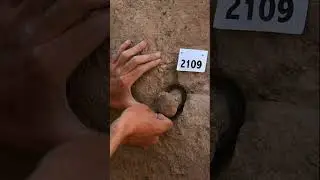 Зачем Шумеры  делали гвозди из глины ? 