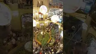 Центральный фонтан ГУМа наполнили арбузами