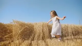 Little girl runs | Video with Royalty-Free license