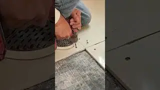 Нашёл своё призвание, укладка плитки. 