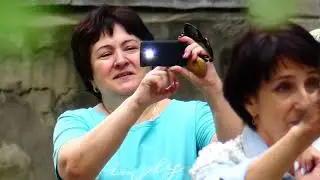 Лосиха с лосятами в Заречном 24.07.2018, ч. 5/10 -  Full HD видео с переменным зумом без обработки