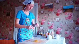 LIFE IN ONE OF THE VILLAGES OF THE URALS ITS OWN SOURDOUGH FOR BREAD AND SOUP WITH HOMEMADE NOODLES