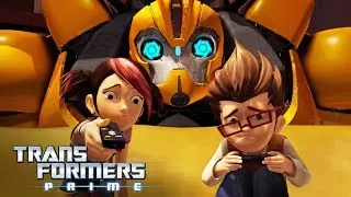 Transformers: Prime - Taking Auto of a Autobot is Not a Good Thing | Transformers Official