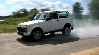LADA 4x4 Urban (Niva) - Emergency braking. Body roll