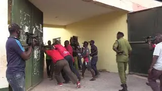KIGOMA: NGUMI ZAIBUKA UWANJANI, SIMBA WAKIINGIA, WAZUILIWA MLANGONI, VURUGU YAKE si ya KITOTO...
