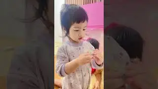 SEBELUM TIDUR DISTA MINUM SUSU DULU😍 