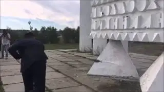 Бутылка шампанского отскочила в жениха