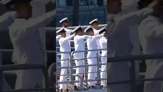 Странный жест моряков РФ 