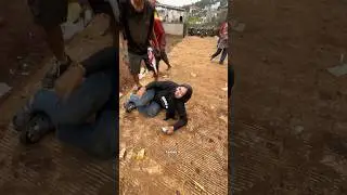 Teteh Kerudung Hitam Jadi Korban Kuda Lumping