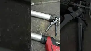 Аккумуляторный пистолет для герметика Milwaukee.