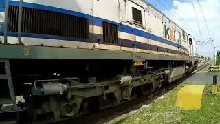 KA Pasundan dengan lokomotif CC2030203 livery biru putih