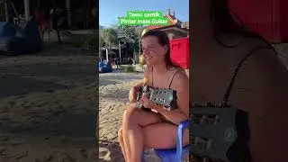 Tamu bule cantik pintar main Guitar 