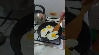 Видео от человека который ненавидит готовить. #семейныйвлог #ennvlog #пародия #яичница