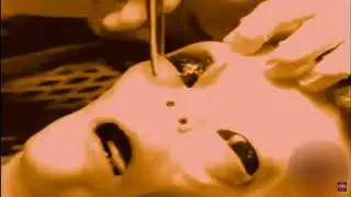 Инопланетяне носят ЛИНЗЫ на глазах