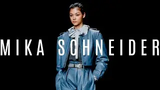 MIKA SCHNEIDER (美佳) | FW20 | Runway Compilation