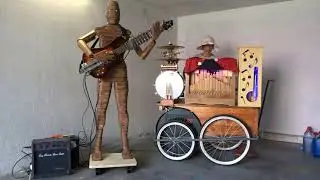 Ray the Robotic Bassist - Un Bacio a Mezzanotte   A Kiss at Midnight - Musical Machines