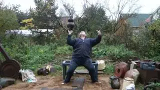 BOTTOMUP STACKED 34+16KG KETTLEBELLS PRESS SEATED 6REPS ЖИМ ГИРИ НА ГИРЕ НАПОПА 34+16КГ 6РАЗ СИДЯ