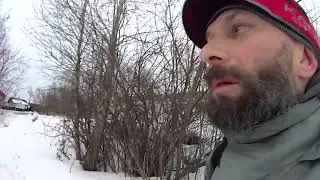 Велокурьер зимой снимает кипящий водоём, который геологами зафиксирован, как геотермальный источник.