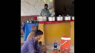 I sell his foood😁