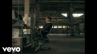 Tainy, Bad Bunny, Julieta Venegas - Lo Siento BB:/ (Official Video)
