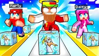 Having A GOD LUCKY BLOCK RACE in Minecraft!