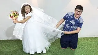 Valentina veste o vestido de noiva 😱 Valentine dresses the wedding dress