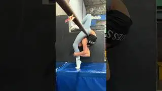 HOW I CRACK MY BACK!😱