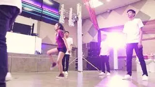 Ashley Surprise Dance (Baile Sorpresa)