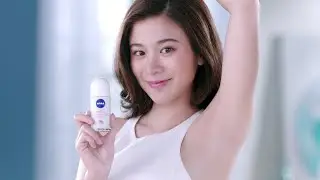 TUM NIVEA Extra White Roll on กากเพชร