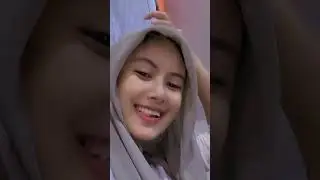 senyuman yang mematikan