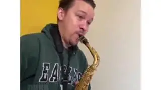 ДЕДУШКА ИГРАЕТ НА САКСОФОНЕ ДЛЯ ВНУКА!