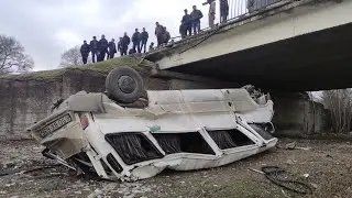 Xaçmazda sərnişin avtobusu dərəyə aşıb, xəsarət alan var