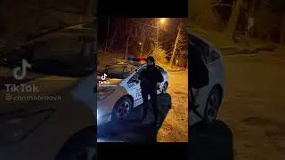 УКРАИНКА ЗАЩИЩАЕТ СТРАНУ ОТ РФ!!!
