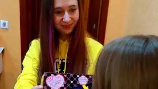 In short, a gift to my sister. The story of one new luminous Purse Pets bag 