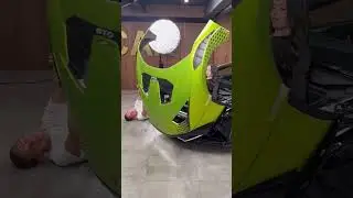 Уфф лунаком работает ножками 