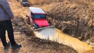 Tank 300 vs Jeep Wrangler Mud Bath | Jeep Team