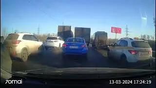 Нужна камера и штрафы. Пробки на ровном месте