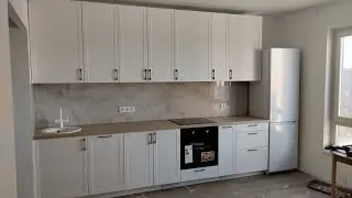 Кухня Леруа Мерлен с фартуком из керамогранита