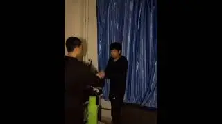 Когда достал друзей своим храпом
