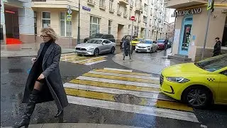 A walk around Moscow. Патриарший пруд и окрестности.  Народ разбежался. Октябрь 2023.
