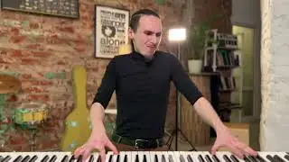 Школа музыки GUITARDO. Пример игры на фортепиано педагога Ильи.