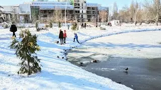 В КРЫМУ резко ПОТЕПЛЕЛО! Пруд замёрз. Я ПОТРЯСЕН УВИДЕННЫМ. Вандалы РАЗБИЛИ остановки. Симферополь