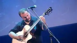 Andy McKee - Everybody Wants To Rule The World [31.10.10 Bangkok]